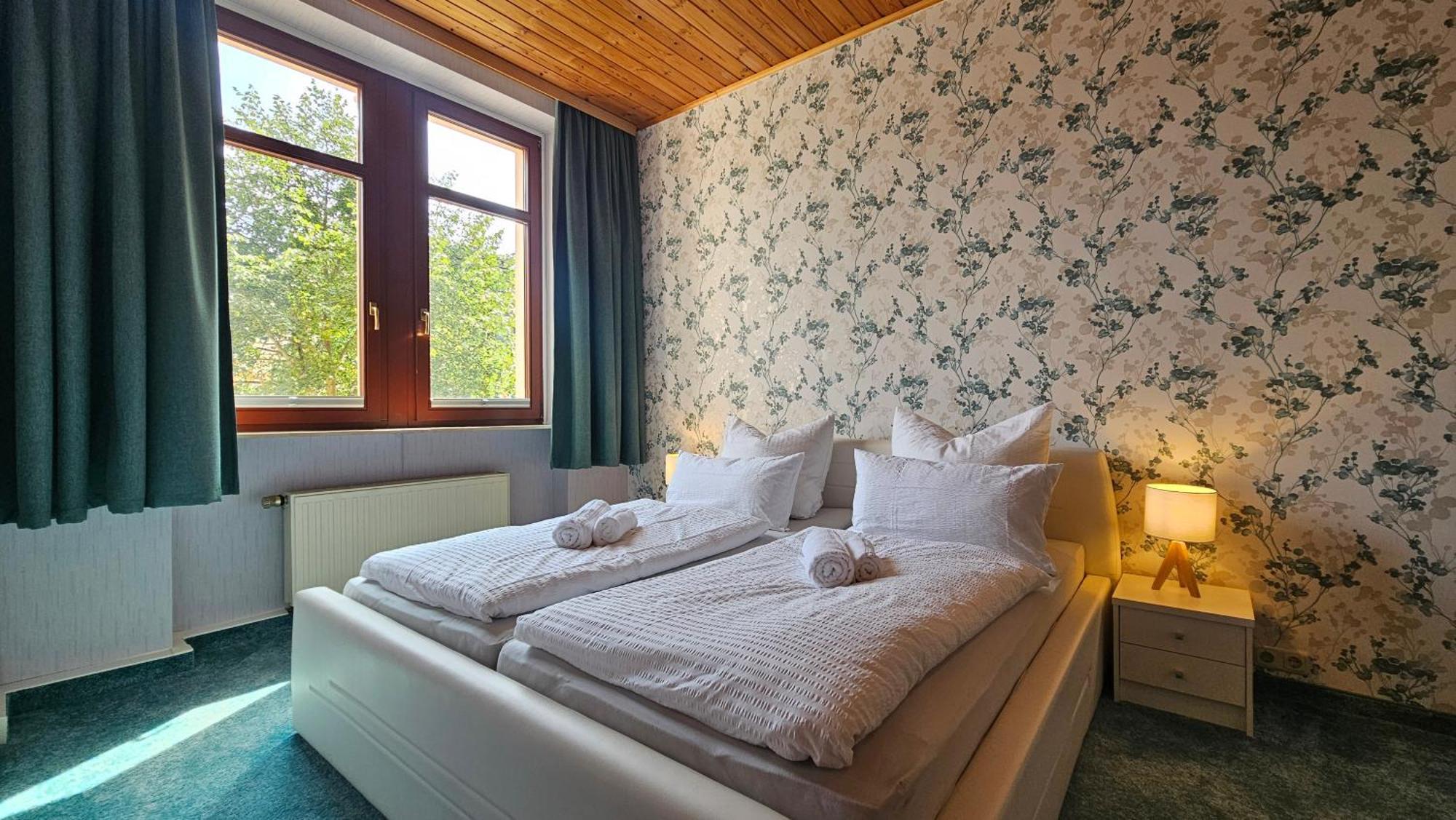 Pension Weisse Rose, Parkplatz, Fruehstueck, Wlan, Zentral Бад-Эльстер Экстерьер фото