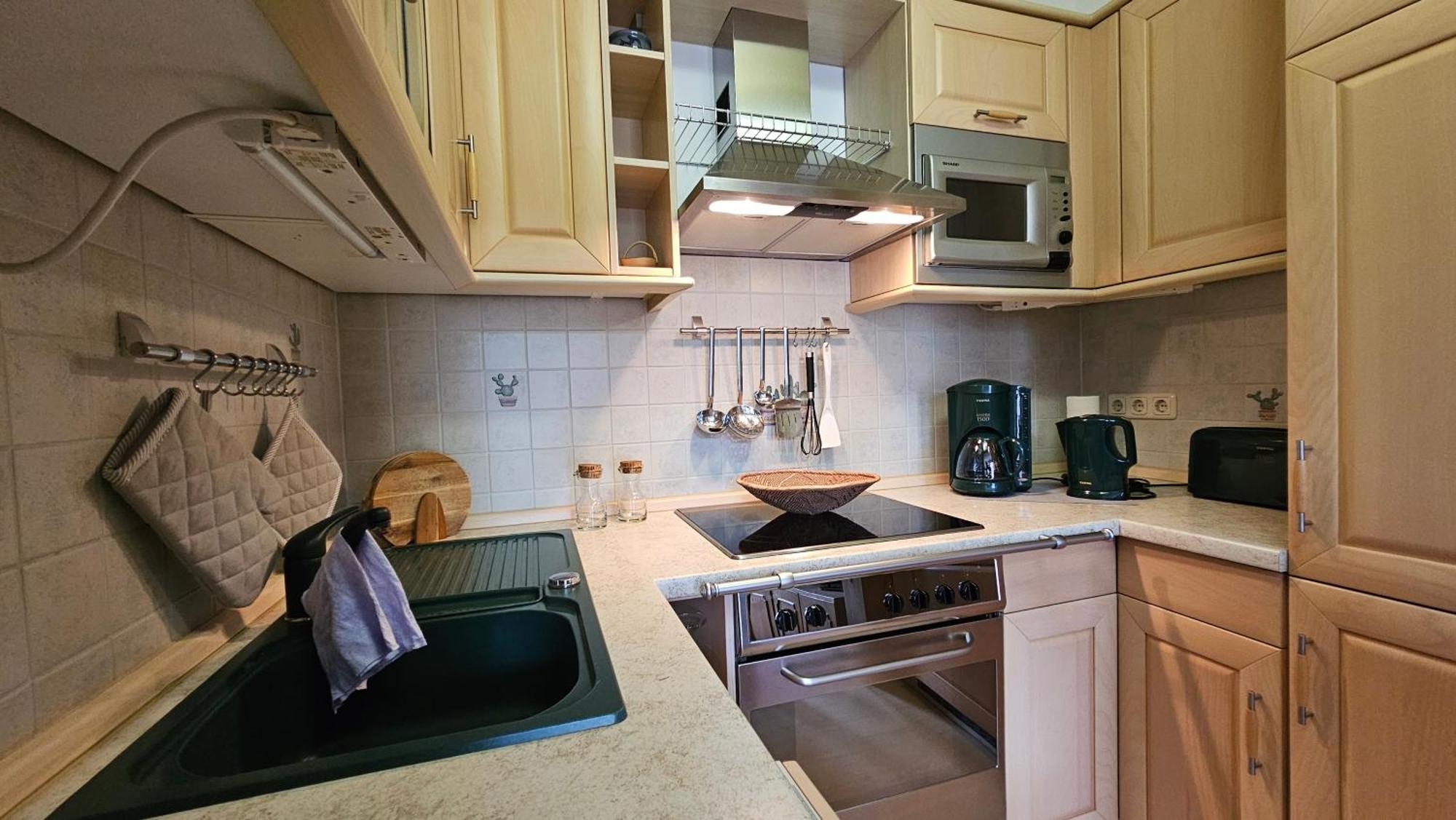 Pension Weisse Rose, Parkplatz, Fruehstueck, Wlan, Zentral Бад-Эльстер Экстерьер фото