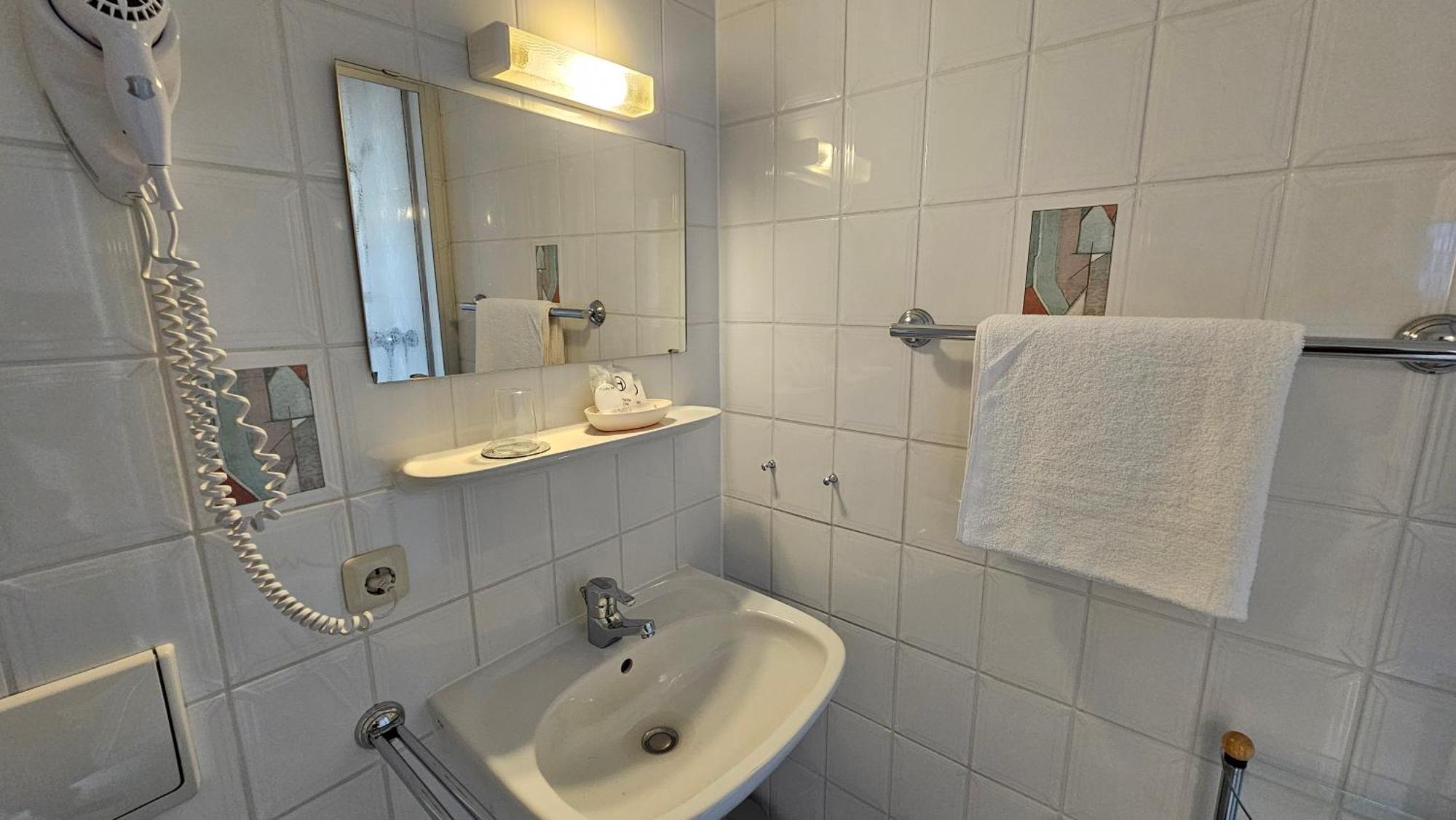 Pension Weisse Rose, Parkplatz, Fruehstueck, Wlan, Zentral Бад-Эльстер Экстерьер фото
