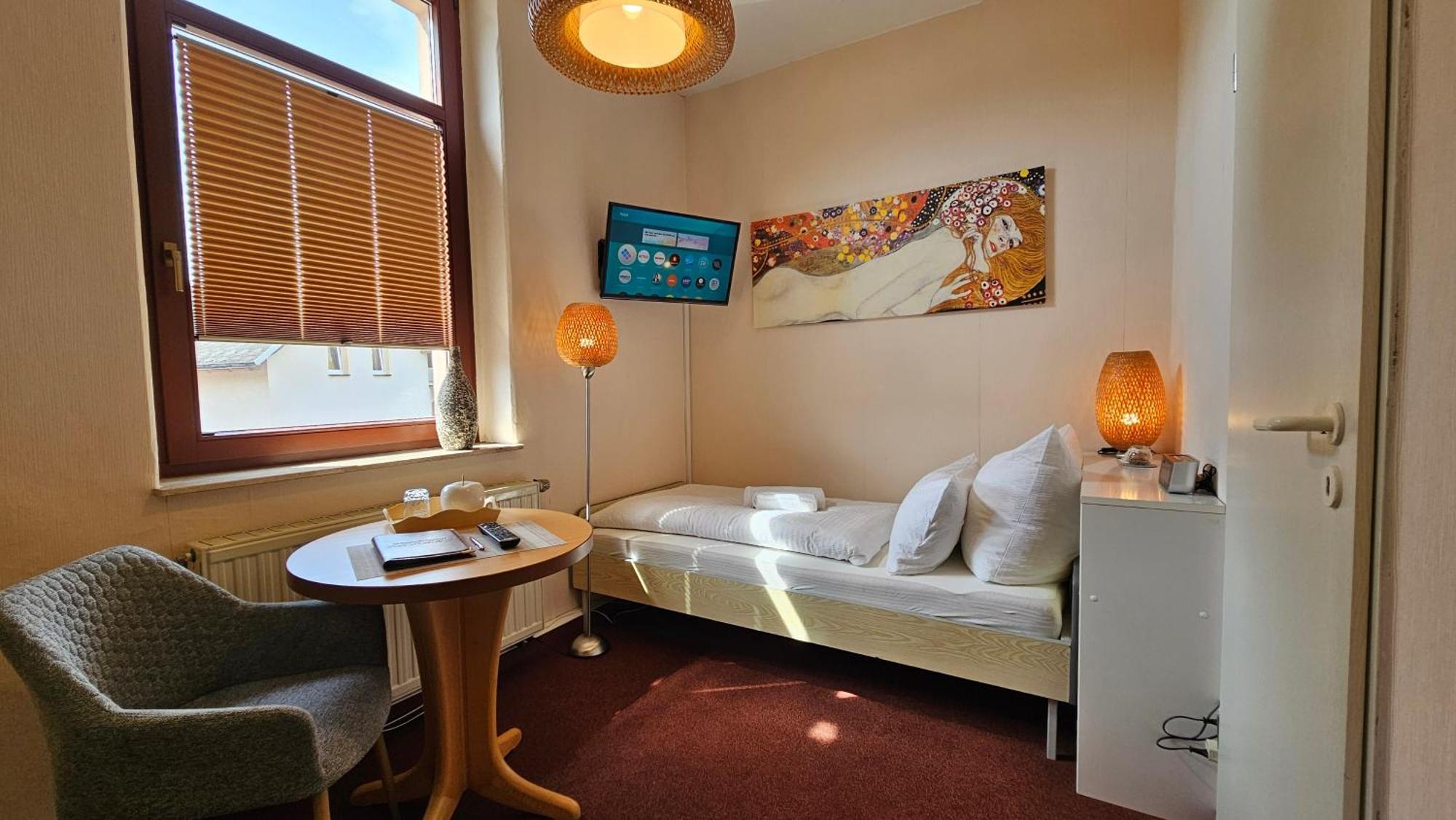 Pension Weisse Rose, Parkplatz, Fruehstueck, Wlan, Zentral Бад-Эльстер Экстерьер фото