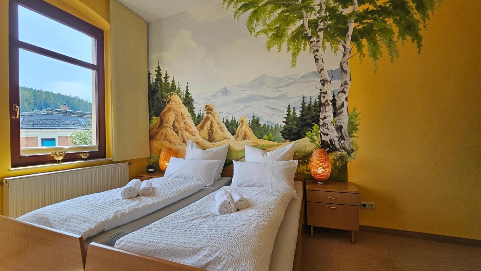 Pension Weisse Rose, Parkplatz, Fruehstueck, Wlan, Zentral Бад-Эльстер Экстерьер фото