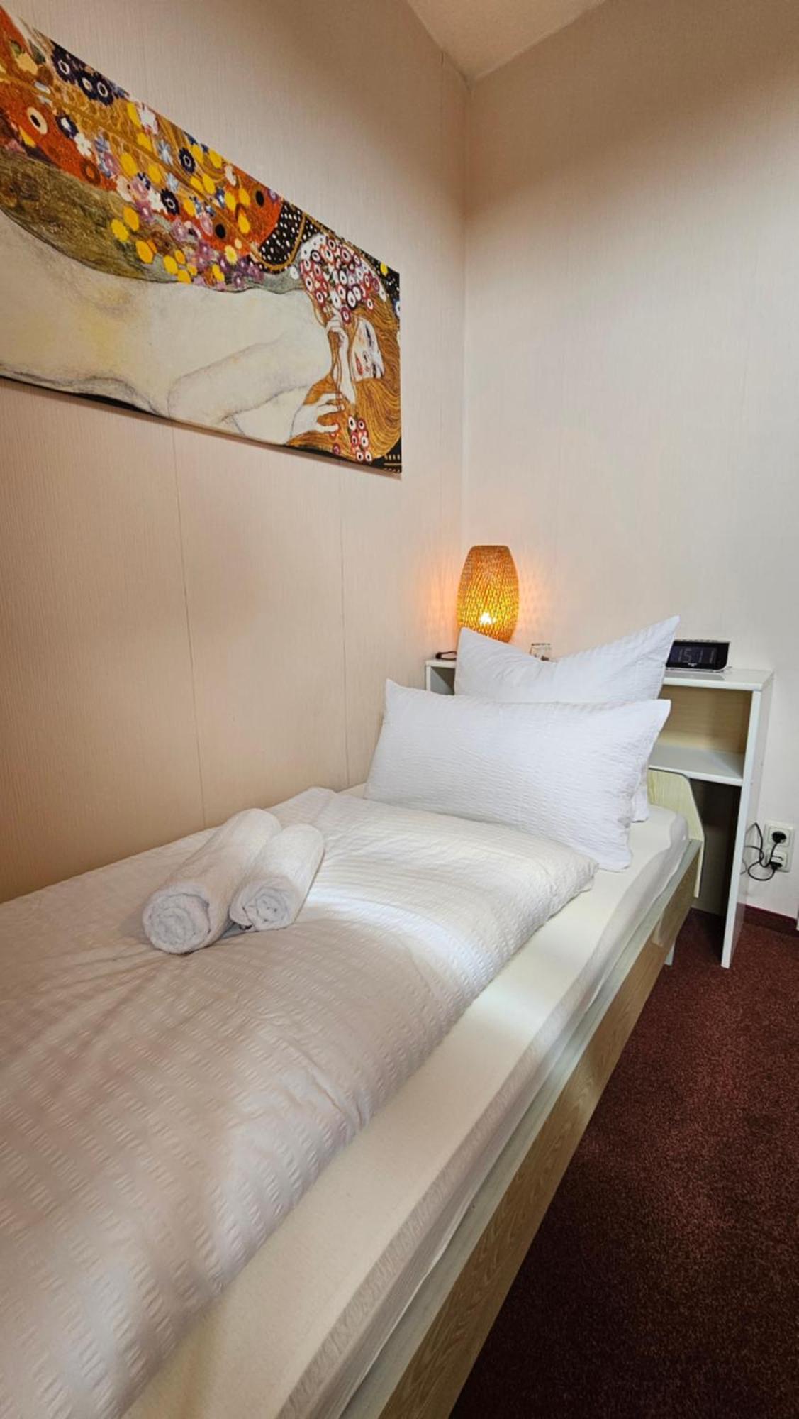 Pension Weisse Rose, Parkplatz, Fruehstueck, Wlan, Zentral Бад-Эльстер Экстерьер фото