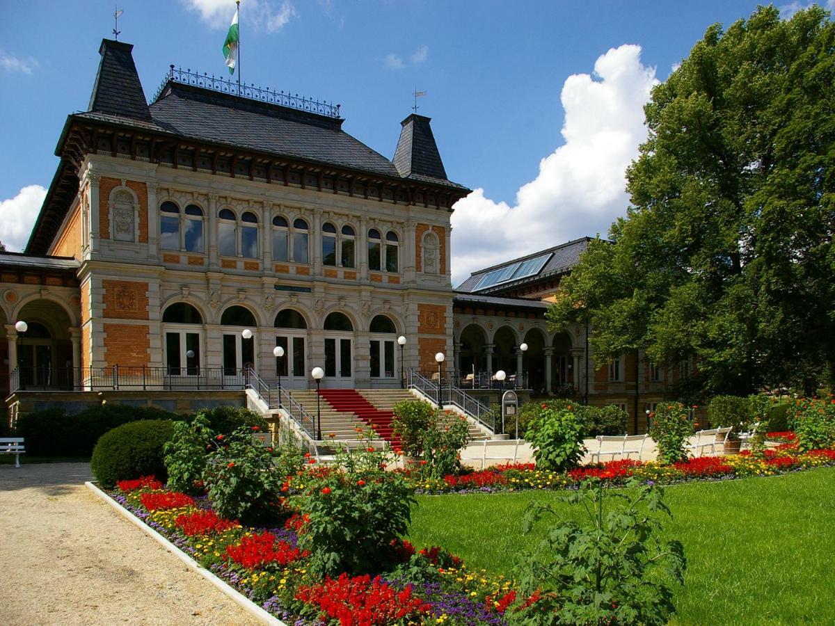 Pension Weisse Rose, Parkplatz, Fruehstueck, Wlan, Zentral Бад-Эльстер Экстерьер фото